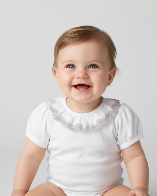 BODY CUELLO CON VOLANTE BLANCO